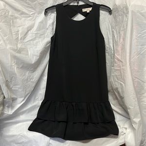 Black sleeveless party dress